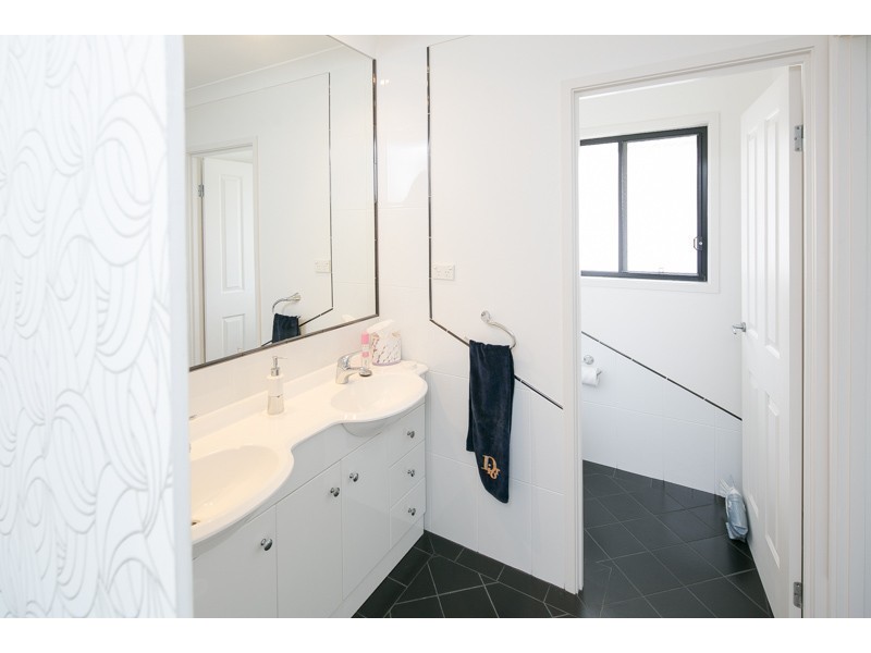 25 Saul Street, Thorneside QLD 4158