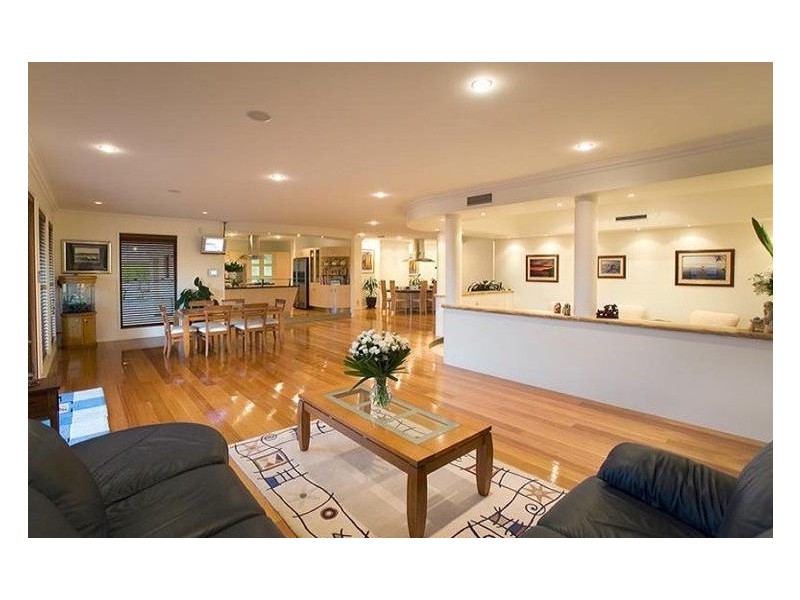 421 Grandview Road, Pullenvale QLD 4069