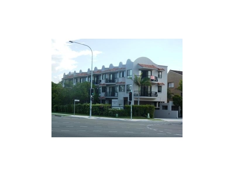 8/2 Broad St, Labrador QLD 4215