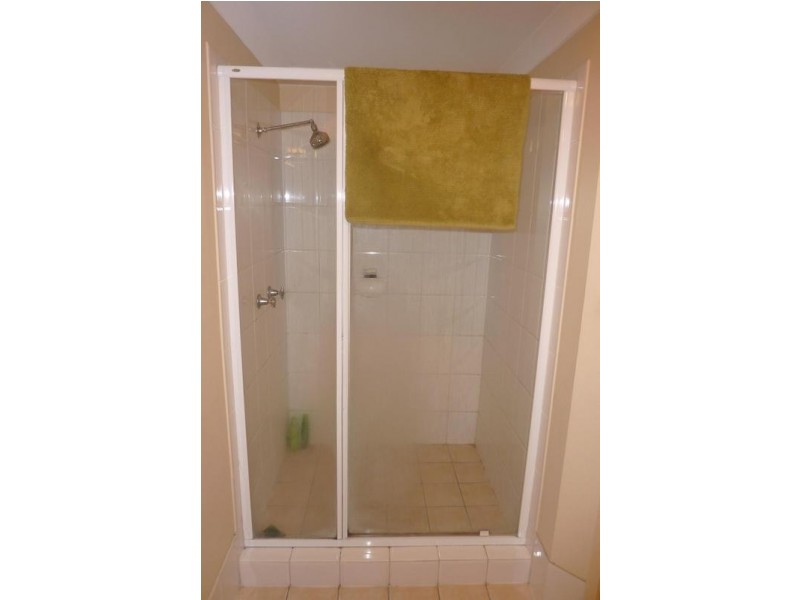 8/2 Broad St, Labrador QLD 4215