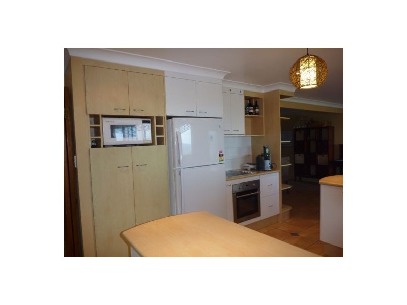 65 Mooroondu Rd, Thorneside QLD 4158