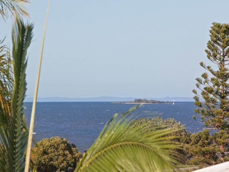 4 Commodore Drive, Birkdale QLD 4159