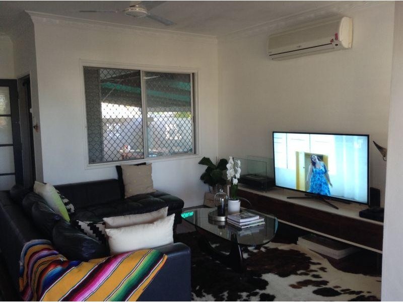 390 Richmond Road, Cannon Hill QLD 4170