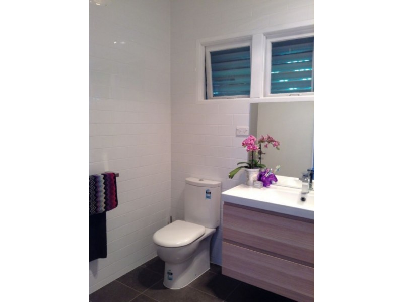 390 Richmond Road, Cannon Hill QLD 4170