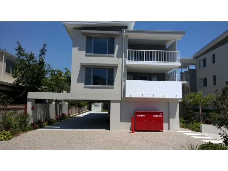 1-22/8 Ahern St, Labrador QLD 4215