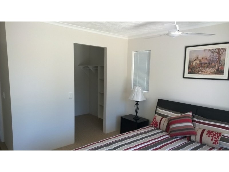 1-22/8 Ahern St, Labrador QLD 4215