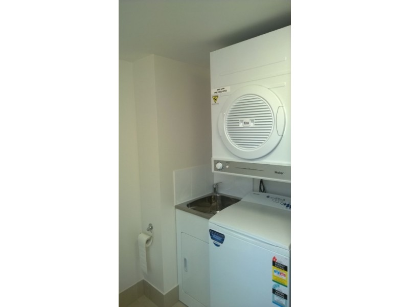 1-22/8 Ahern St, Labrador QLD 4215