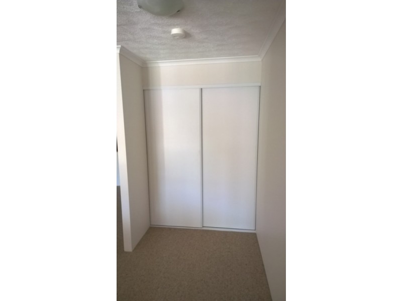 1-22/8 Ahern St, Labrador QLD 4215