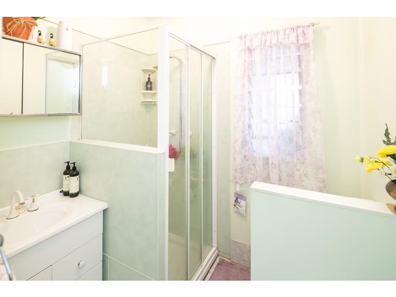 9 Meyrick St, Cannon Hill QLD 4170