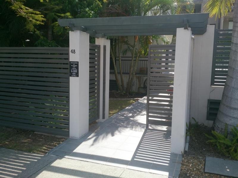 2/46 to 48 Lenneberg St, Southport QLD 4215