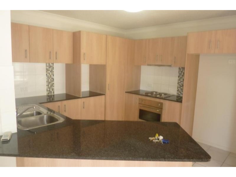 2/46 to 48 Lenneberg St, Southport QLD 4215