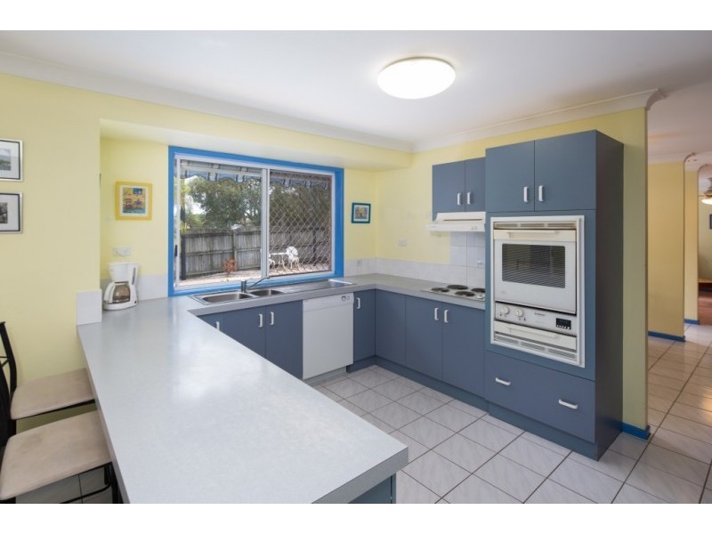 15 Fuchsia Close, Birkdale QLD 4159