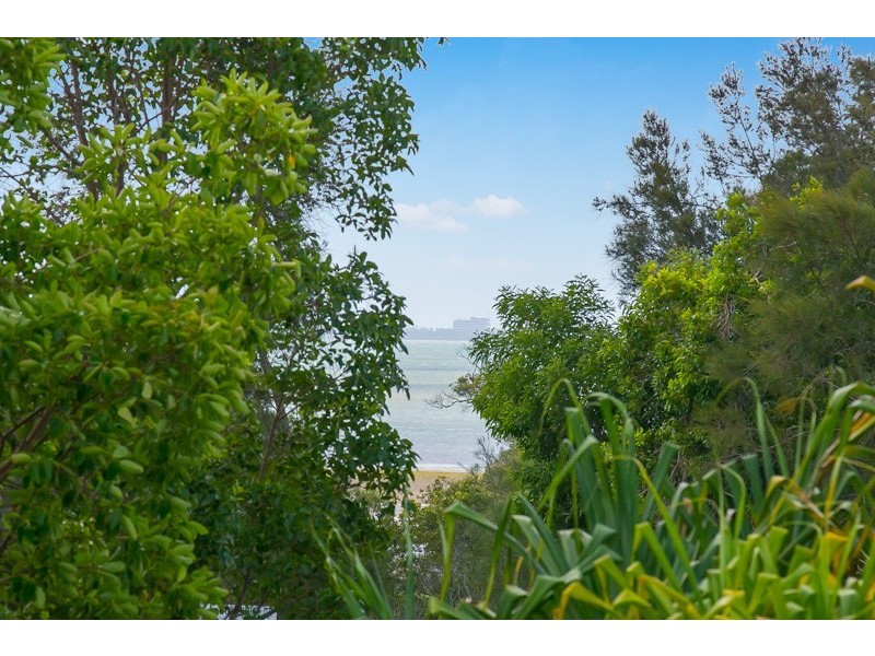 1 Sorrento Close, Wellington Point QLD 4160