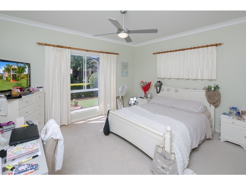1 Sorrento Close, Wellington Point QLD 4160