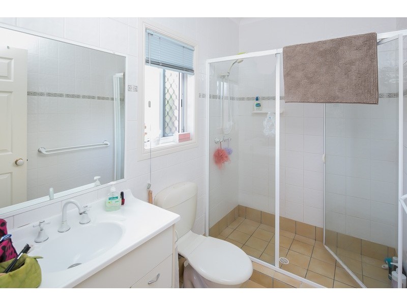 1 Sorrento Close, Wellington Point QLD 4160