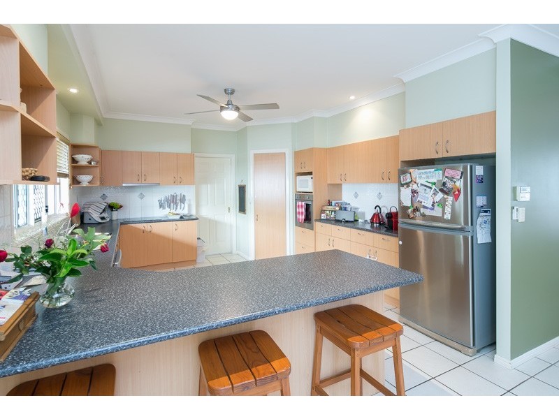1 Sorrento Close, Wellington Point QLD 4160