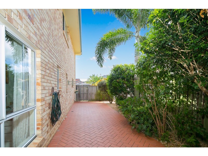 1 Sorrento Close, Wellington Point QLD 4160