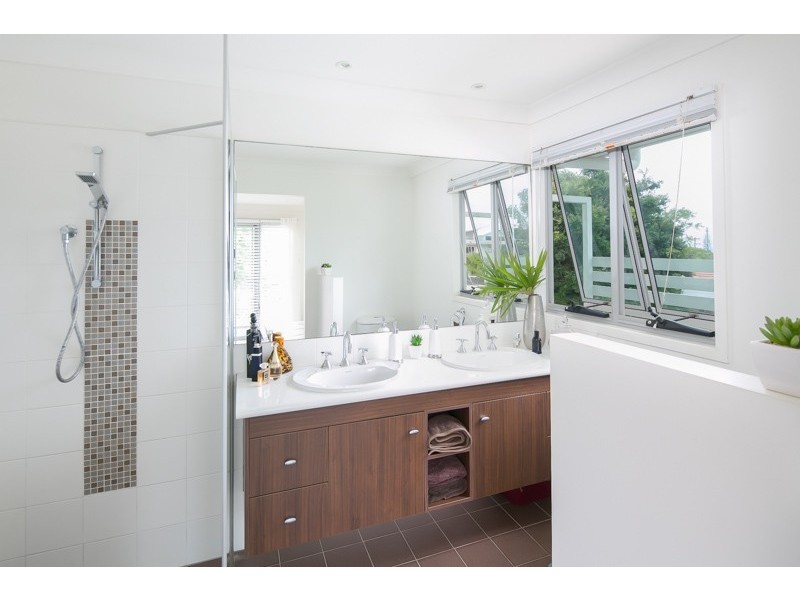 32 Bayview Street, Wellington Point QLD 4160
