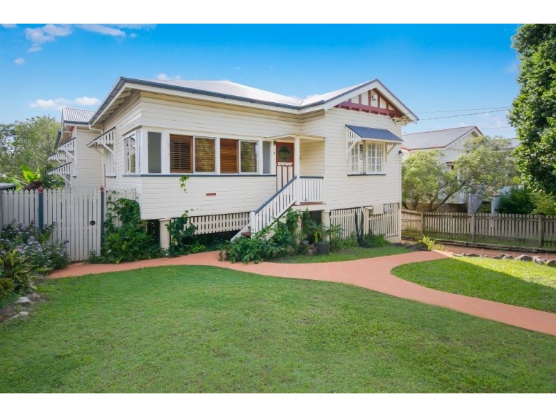 6 Rossmore Avenue, Coorparoo QLD 4151