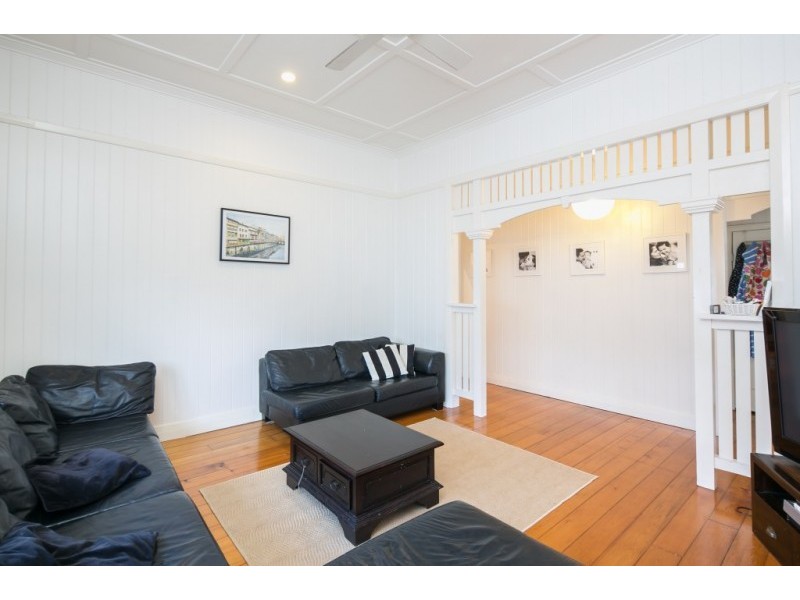 6 Rossmore Avenue, Coorparoo QLD 4151