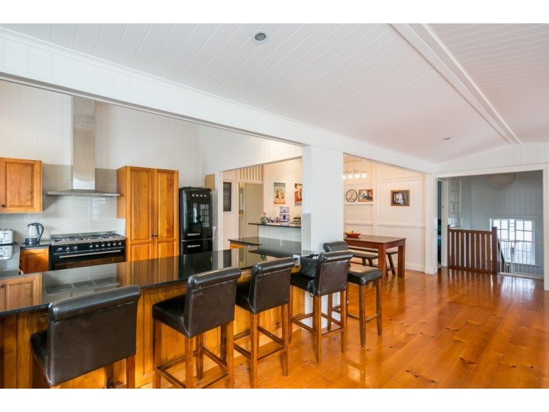 6 Rossmore Avenue, Coorparoo QLD 4151