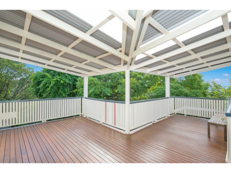 6 Rossmore Avenue, Coorparoo QLD 4151