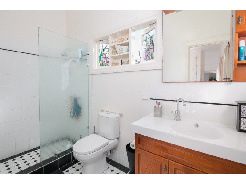 6 Rossmore Avenue, Coorparoo QLD 4151