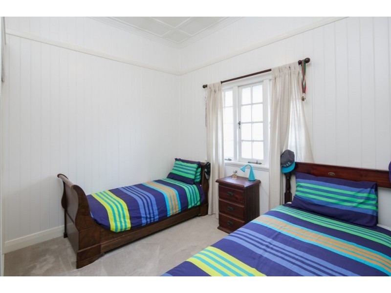 6 Rossmore Avenue, Coorparoo QLD 4151