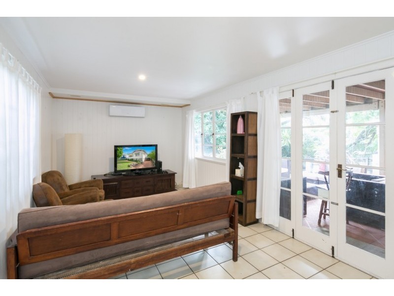 6 Rossmore Avenue, Coorparoo QLD 4151