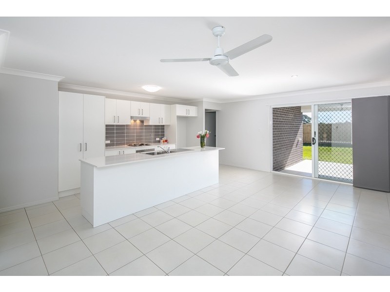4 Maree Place, Redland Bay QLD 4165