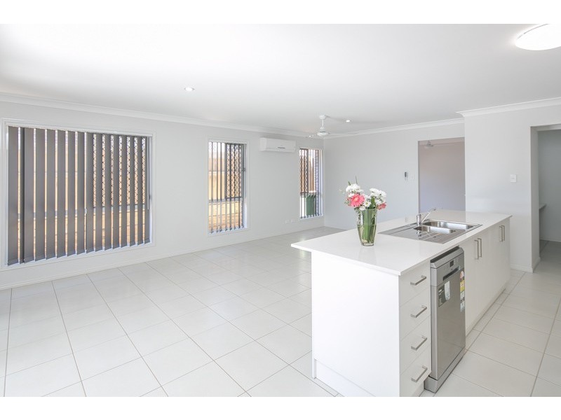4 Maree Place, Redland Bay QLD 4165