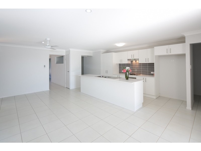 4 Maree Place, Redland Bay QLD 4165