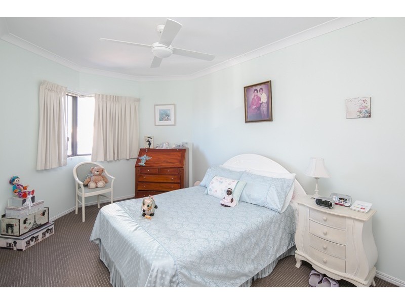 10/2 Broad St, Labrador QLD 4215