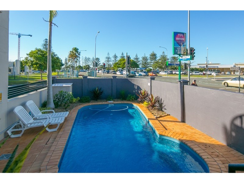 10/2 Broad St, Labrador QLD 4215
