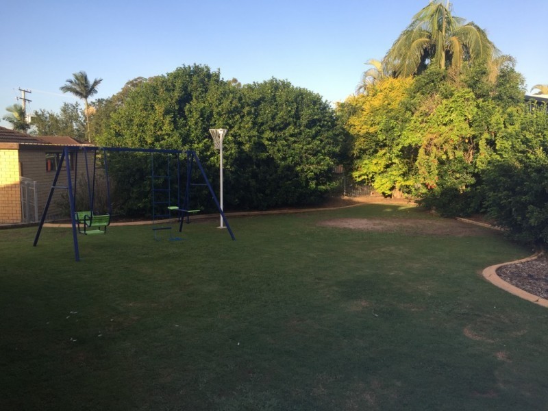 5 Warwick Court, Birkdale QLD 4159