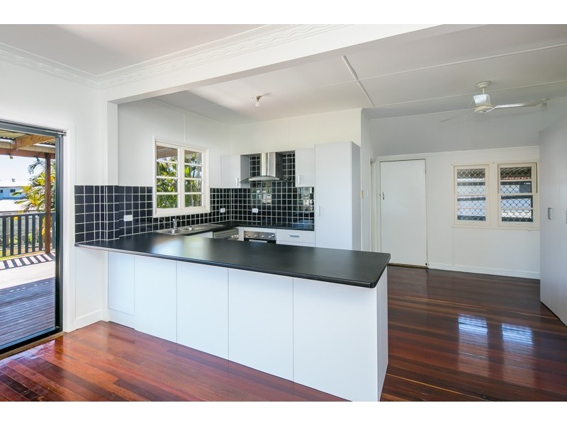 390 Richmond Rd, Cannon Hill QLD 4170