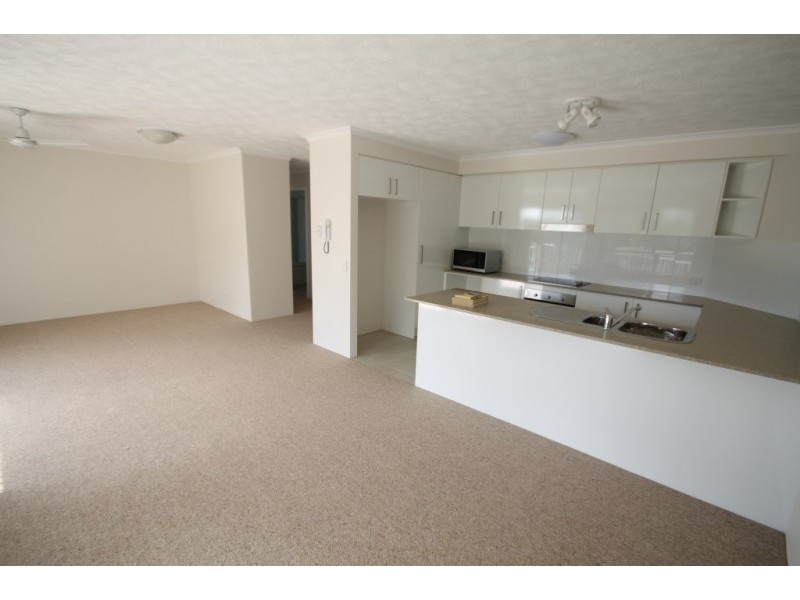19/8 Ahern St, Labrador QLD 4215