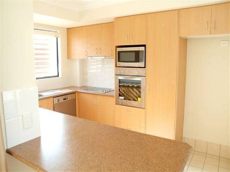 32 Bath Street, Labrador QLD 4215