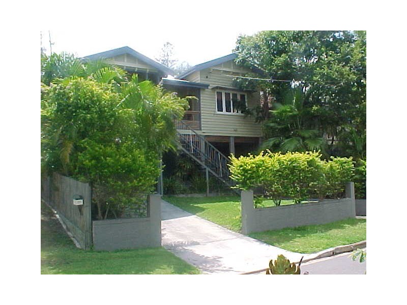 15 Barton Parade, Balmoral QLD 4171