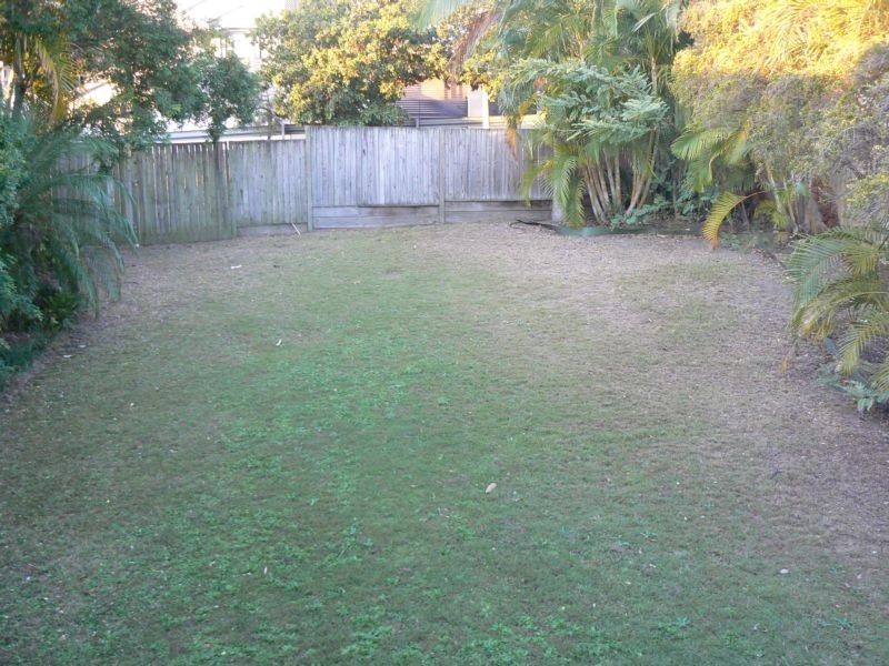 15 Barton Parade, Balmoral QLD 4171