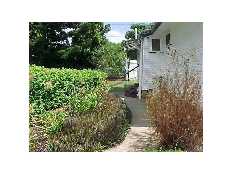 1 Collingwood Road, Birkdale QLD 4159