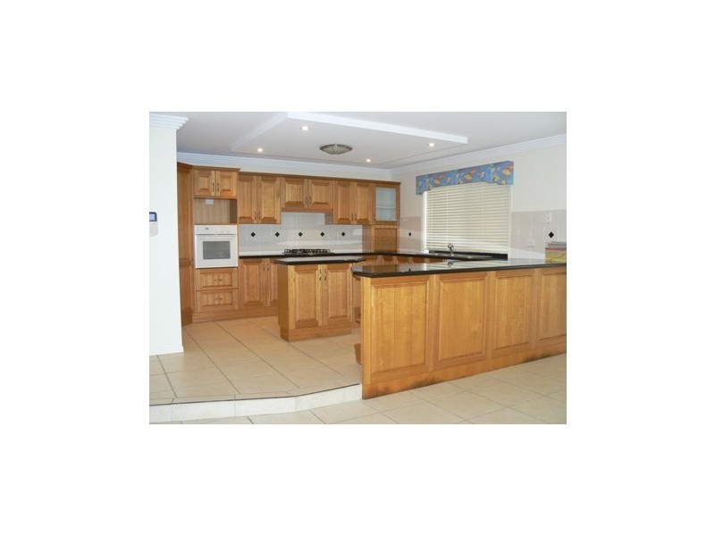 24 Beachcrest Street, Wellington Point QLD 4160