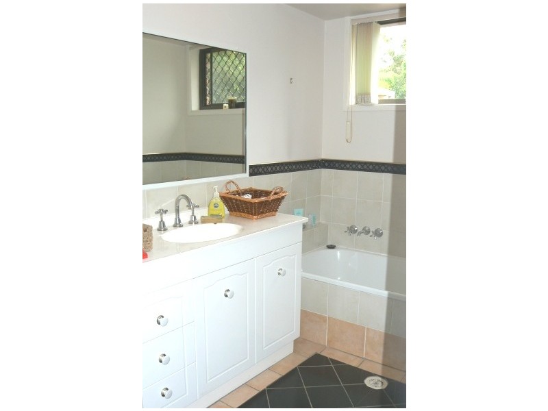 24 Brosnan Drive, Capalaba QLD 4157