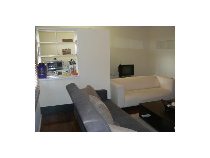 2/73 Henderson Road, Camp Hill QLD 4152