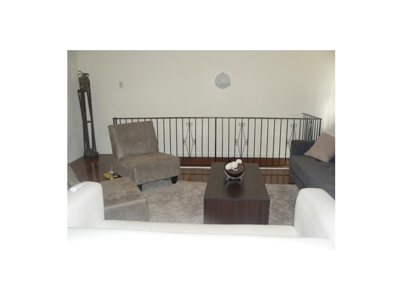 2/73 Henderson Road, Camp Hill QLD 4152