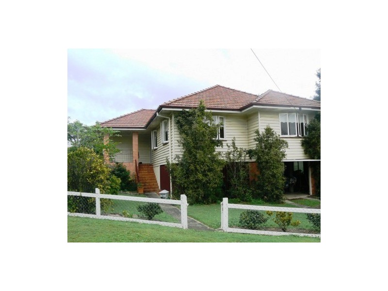 11 Bank Street, Windsor QLD 4030