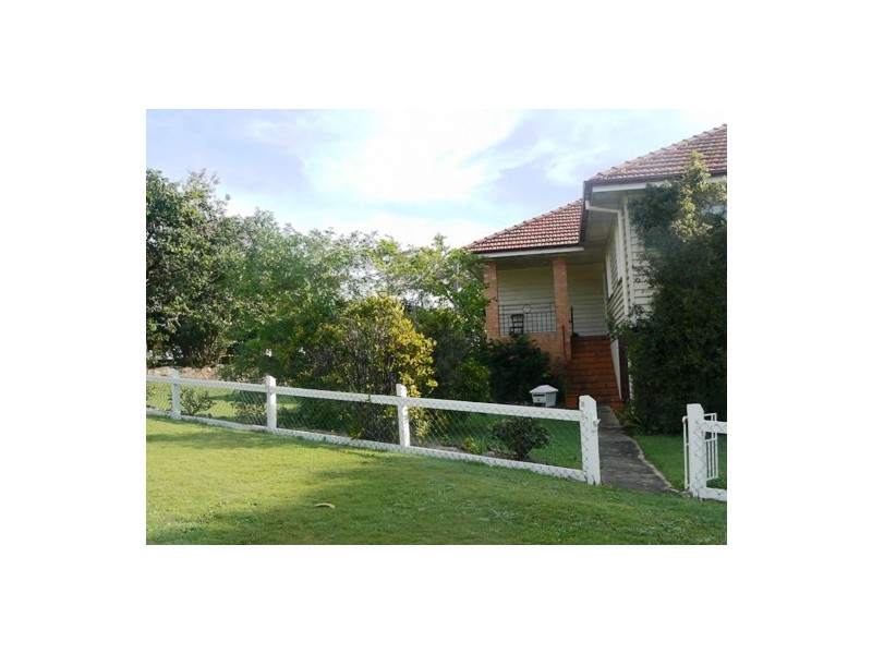 11 Bank Street, Windsor QLD 4030