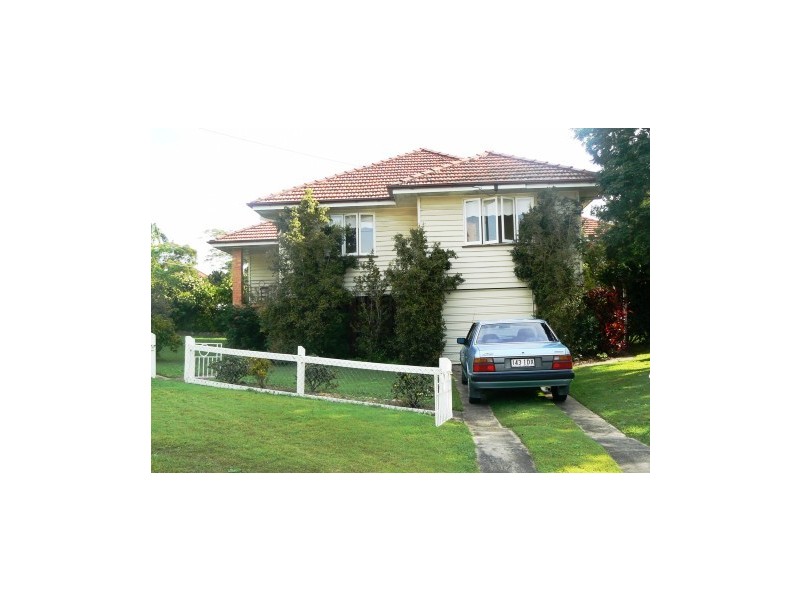11 Bank Street, Windsor QLD 4030