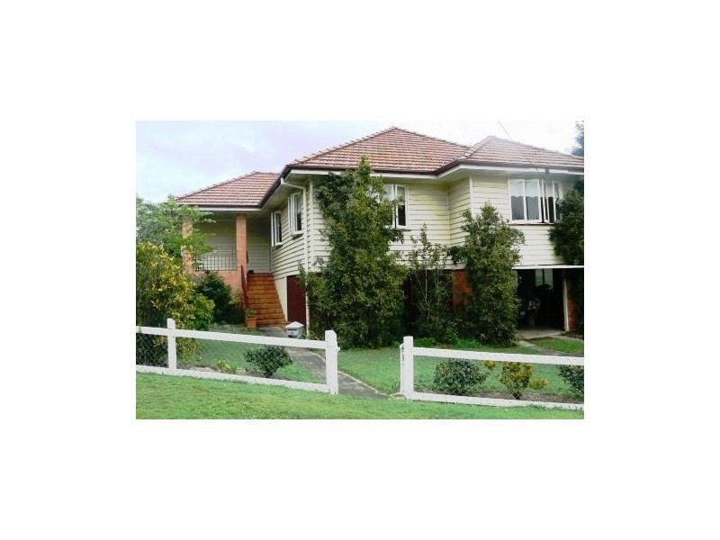 11 Bank Street, Windsor QLD 4030