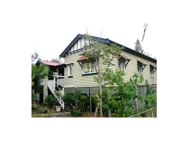 56 Fairfield Road, Fairfield QLD 4103